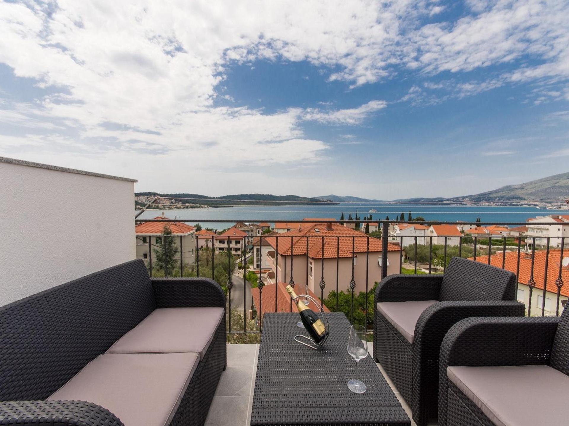Apartment Tamara Trogir Eksteriør billede